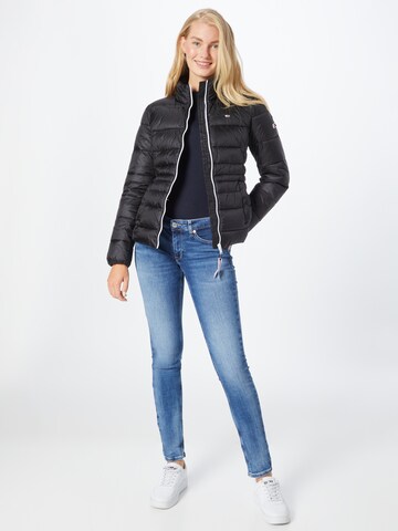 Tommy Jeans Jacke in Schwarz