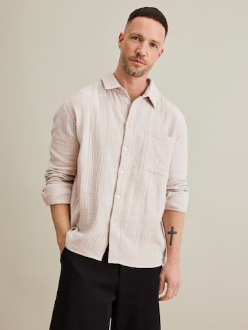 DAN FOX APPAREL - Ajuste regular Camisa 'Toprak' en beige: frente