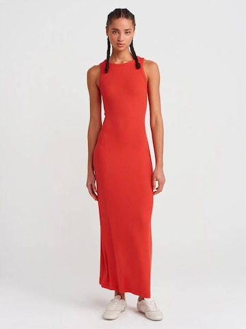 Dilvin Midi Kleid in Rot: Vorderseite