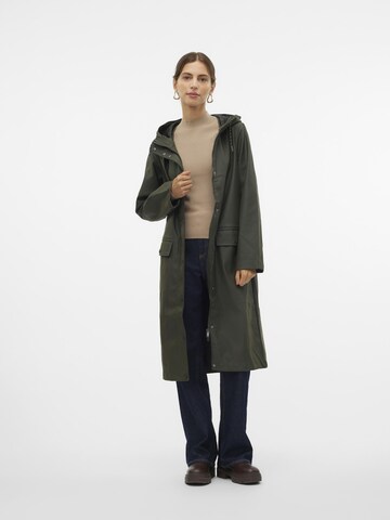 VERO MODA Функциональная куртка 'VMMalou' в Зеленый