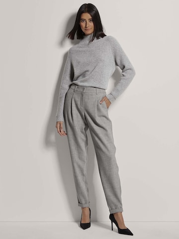 MADELEINE Tapered Hose in Grau