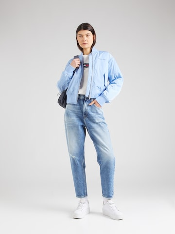 Tommy Jeans Loosefit Jeans 'MOM JeansS' in Blau