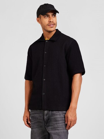 WEEKDAY Comfort Fit Hemd in Schwarz: Vorderseite