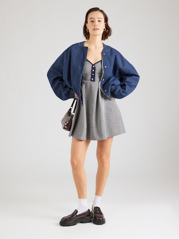 ABOUT YOU Mekko 'Fiona' värissä harmaa