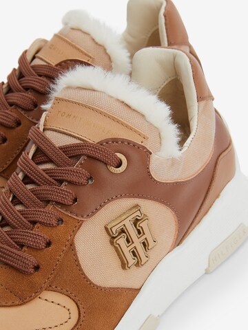 TOMMY HILFIGER Sneaker in Beige