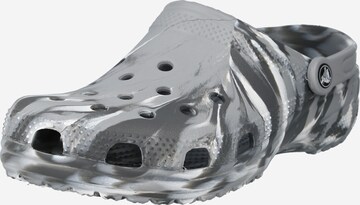 Crocs Clogs in Grau: predná strana