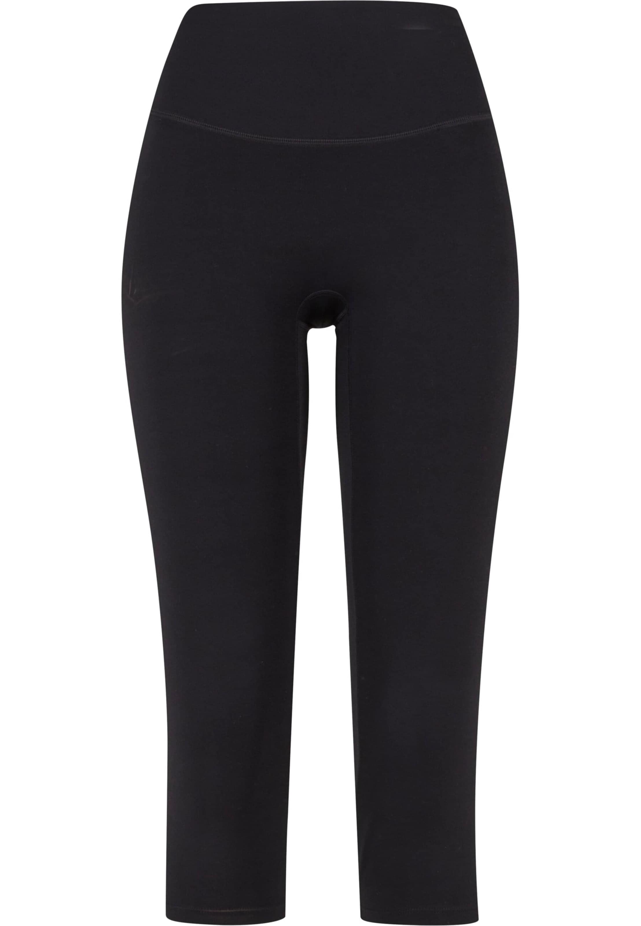 Urban Classics Regular Клин ' ' в черно: отпред