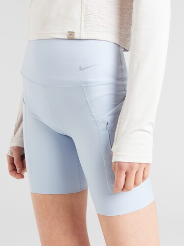 NIKE Skinny Sportshorts in Blau