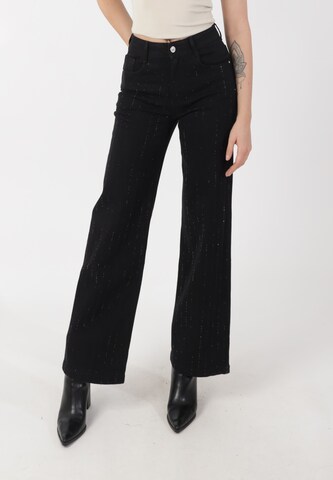 Elara Jeans in Black: front