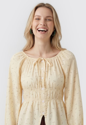 Usha - Blusa en amarillo