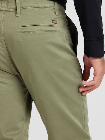 BOSS Конический (Tapered) Брюки-чинос в Зеленый