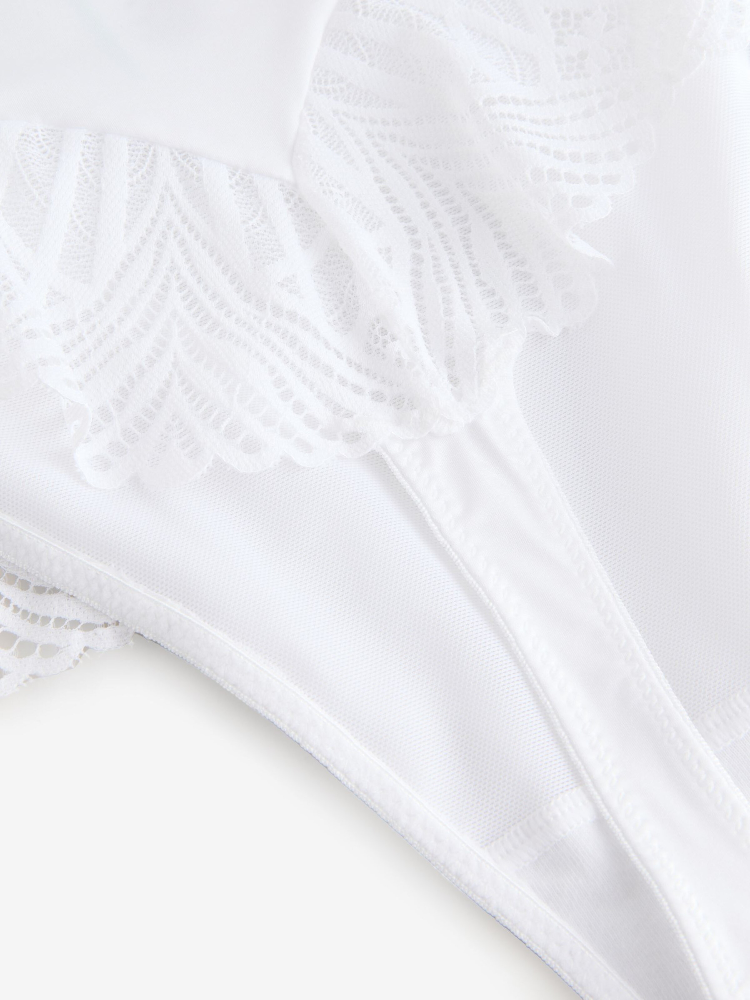 String Lipsy en blanc