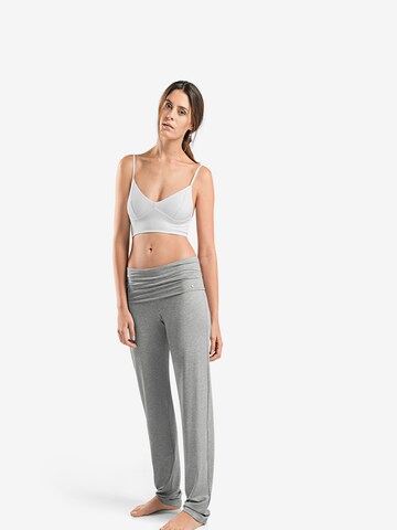 Hanro Regular Athletic Pants ' Yoga ' in Grey: front