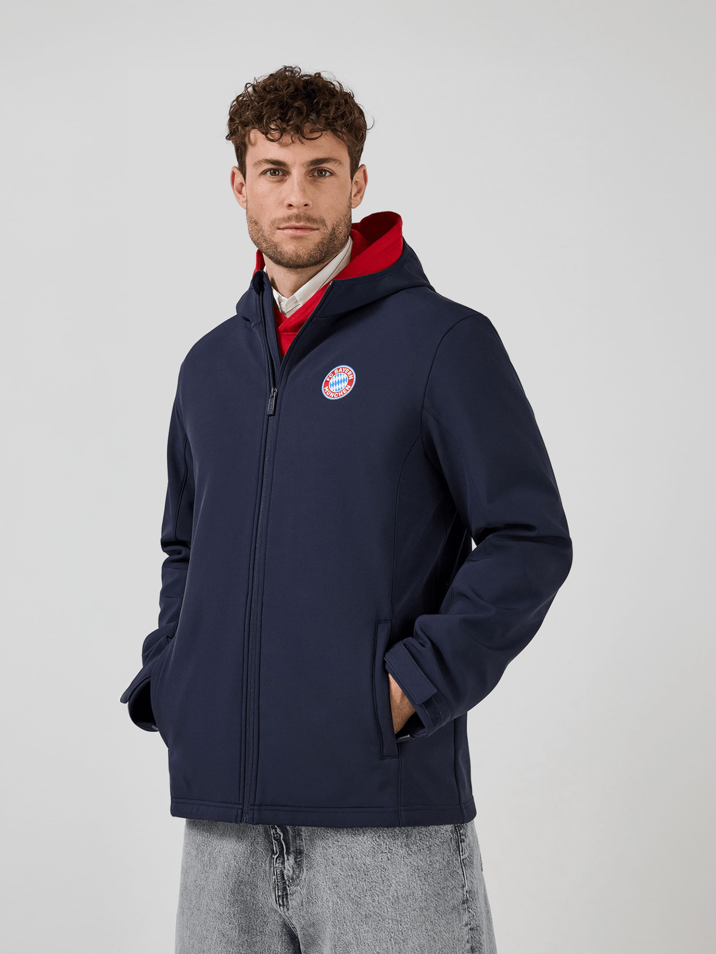 FC BAYERN MÜNCHEN Between-Season Jacket in Blue: front