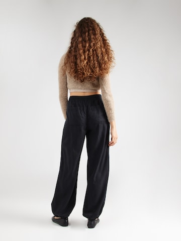 Tapered Pantaloni de la HOLLISTER pe negru