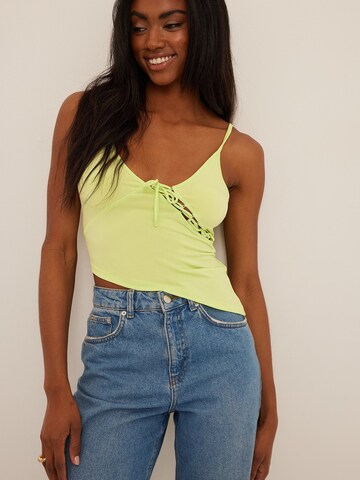 NA-KD Top in Green: front