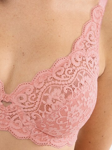 TRIUMPH T-shirt Bra 'Amourette' in Pink