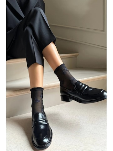 Sokisahtel Sokken 'FIORELLA floral sheer socks' in Zwart: voorkant