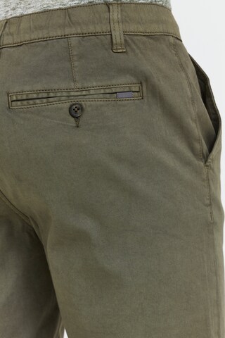 Regular Pantalon chino 'Laris' !Solid en vert