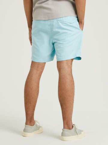CHASIN' Badeshorts in Blau