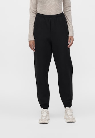 Nike Sportswear - Tapered Pantalón 'Studio' en negro: frente
