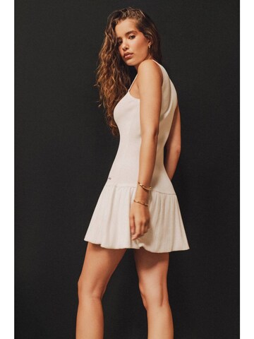 GUESS Kleid in Weiß