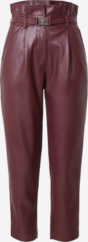 Regular Pantalon à pince River Island en rouge : devant