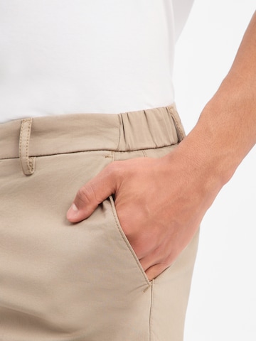 Regular Pantalon chino ' Ajend ' DRYKORN en beige