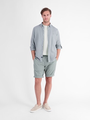 LERROS Regular Chino-Shorts aus Baumwolle in leichter Seersucker-Qualität in Grün