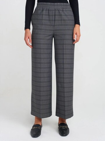 Dilvin Wide leg Broek in Grijs: voorkant