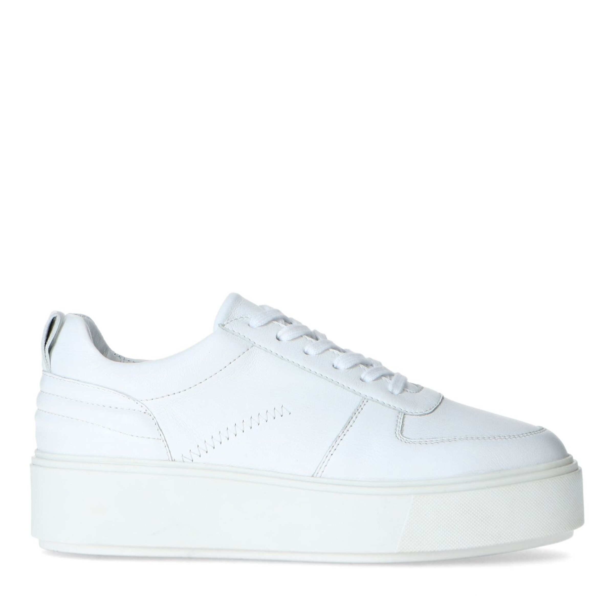 Baskets basses SACHA en blanc