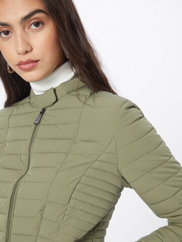 GUESS - Chaqueta de entretiempo 'VONA' en verde