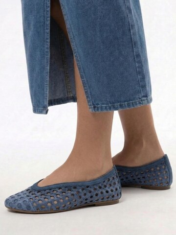 Maciejka Ballet Flats '07307-20/00-0' in Blue