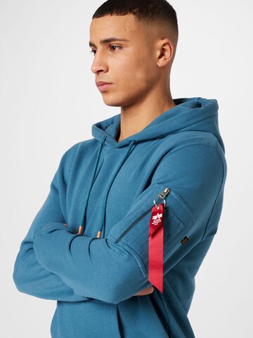 ALPHA INDUSTRIES Sweatshirt i blå