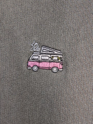 Iriedaily - Sudadera 'Vancy Vint' en gris