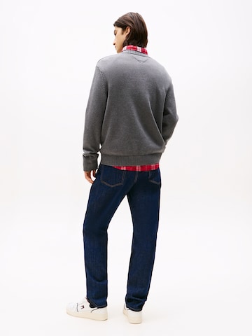 Pull-over Tommy Jeans en gris