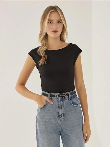 Hiccup T-Shirt in Schwarz: Vorderseite