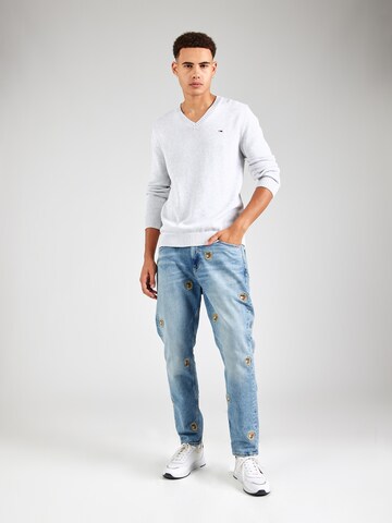 Tommy Jeans Pullover 'ESSENTIAL' in Grau