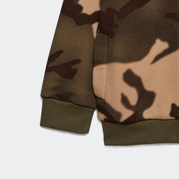 ADIDAS ORIGINALS Sweatsuit 'Camo' in Green