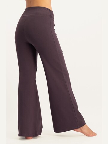Urban Goddess Yoga & Activewear Wide leg Workout Pants 'Maeve' in Purple