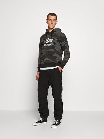 ALPHA INDUSTRIES Mikina 'Basic Camo' - Čierna