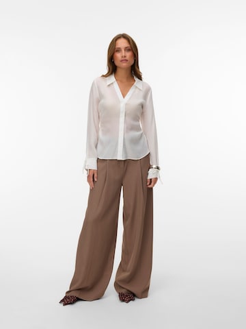 Camicia da donna 'VMLogalan' di VERO MODA in bianco