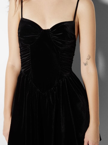 Robe de cocktail Bershka en noir