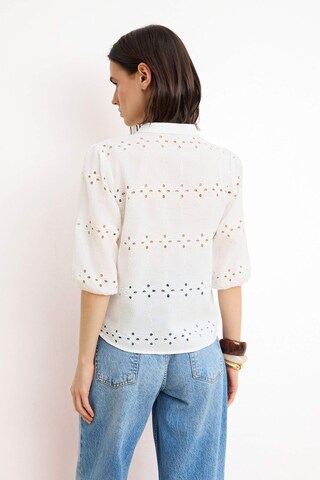 Trendyol Blouse in White