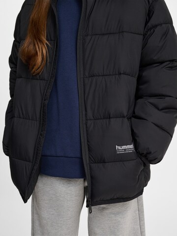 Veste de sport Hummel en noir