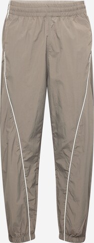 WEEKDAY Tapered Trousers 'Thomas' in Grey: front