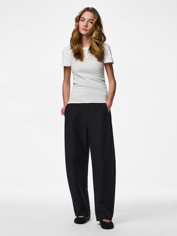 PIECES Tønde Bukser 'PCRikke' i sort