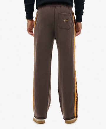 Loosefit Pantalon 'Athletic Fives' Superdry & Co en marron