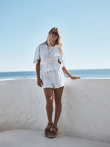 Next - regular Pantalón en blanco