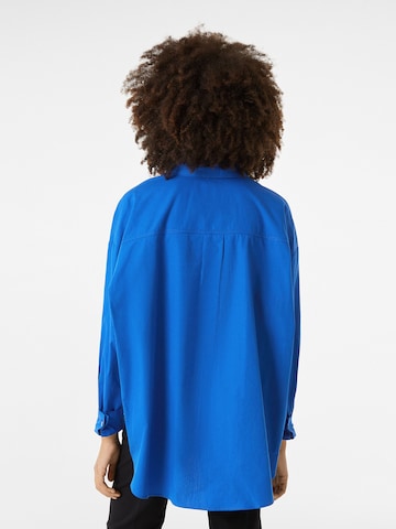 Bershka Blouse in Blauw